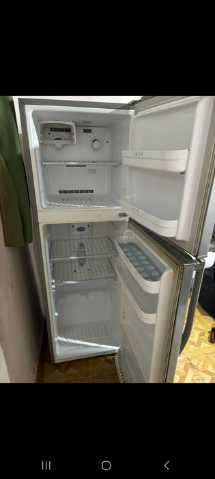 Холодильник lg продаётся