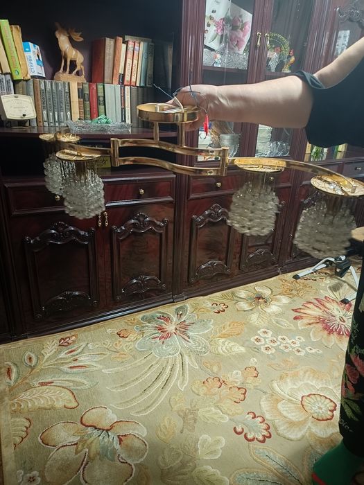 Продам люстру б/у