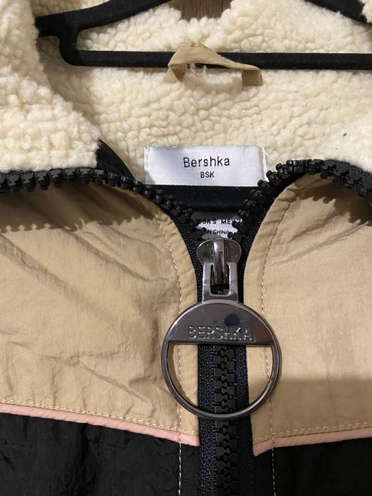 Дамско яке на Bershka