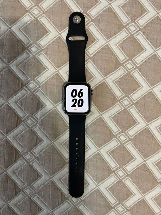 Apple Watch series 5 44mm Nike