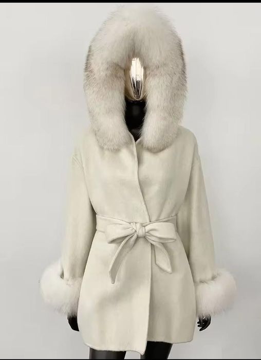 Palton din Lana cu gluga si blana vulpe