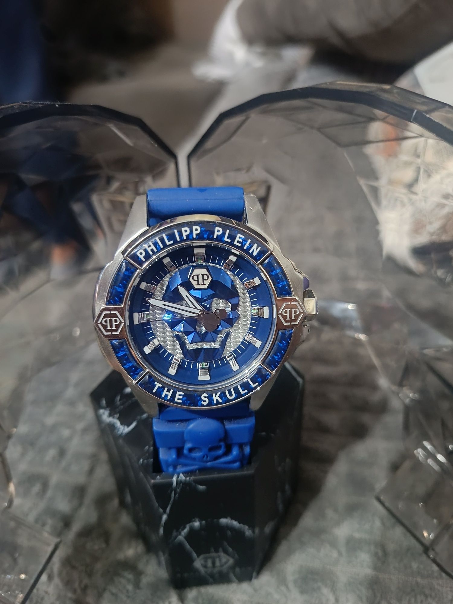 Часовник philipp plein the skull