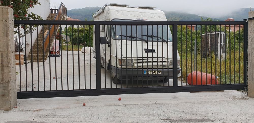 Изработка и монтаж метални огради,врати и патапети от всякакъв тип