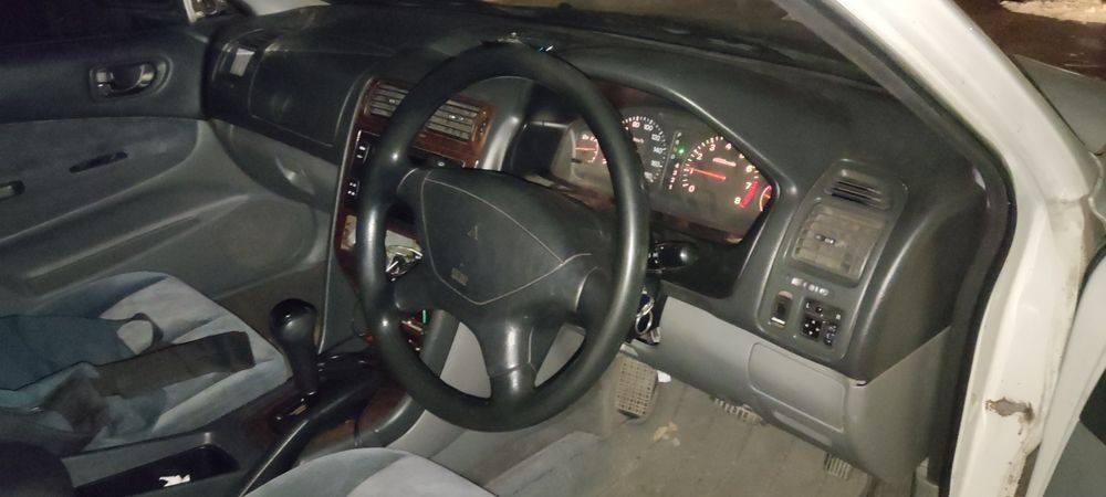 Mitsubishi galant 8