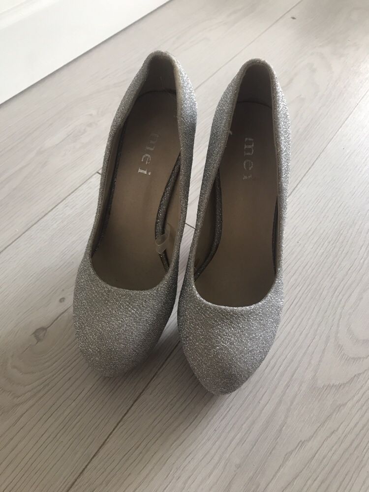 Pantofi toc argintii