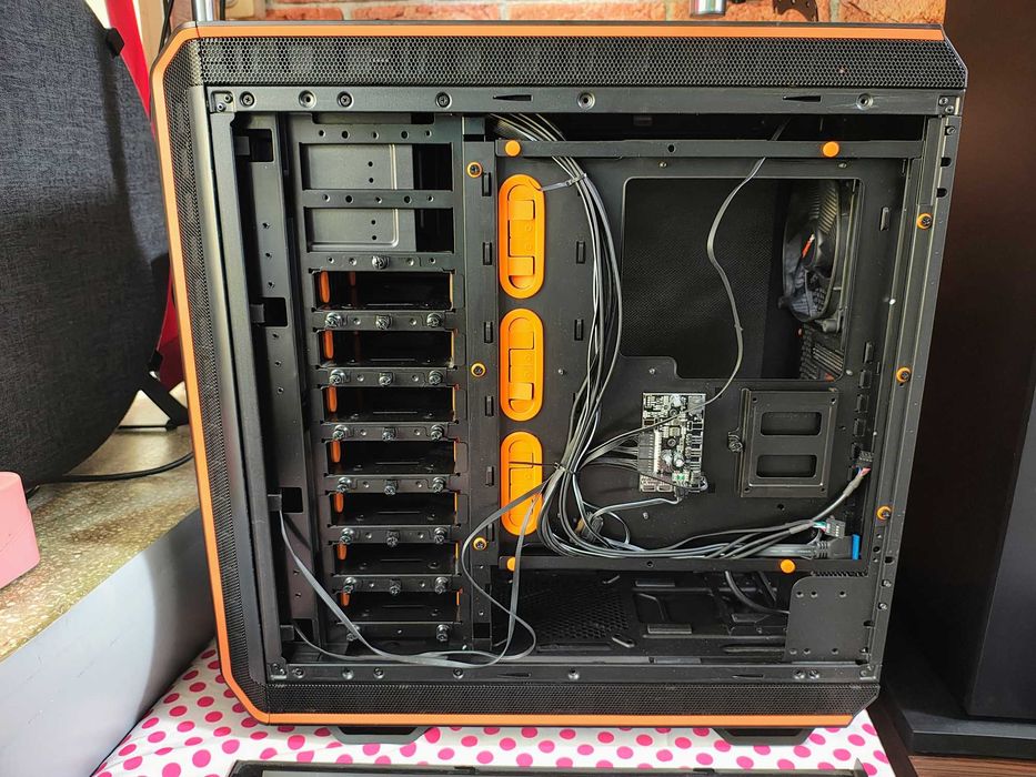 Carcasa PC Gaming Be Quiet! Dark Base PRO 900 Black Orange.