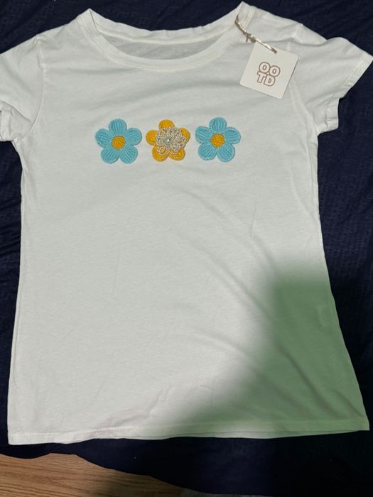 Tricouri de damă,noi cu etichetă,mărimi universale