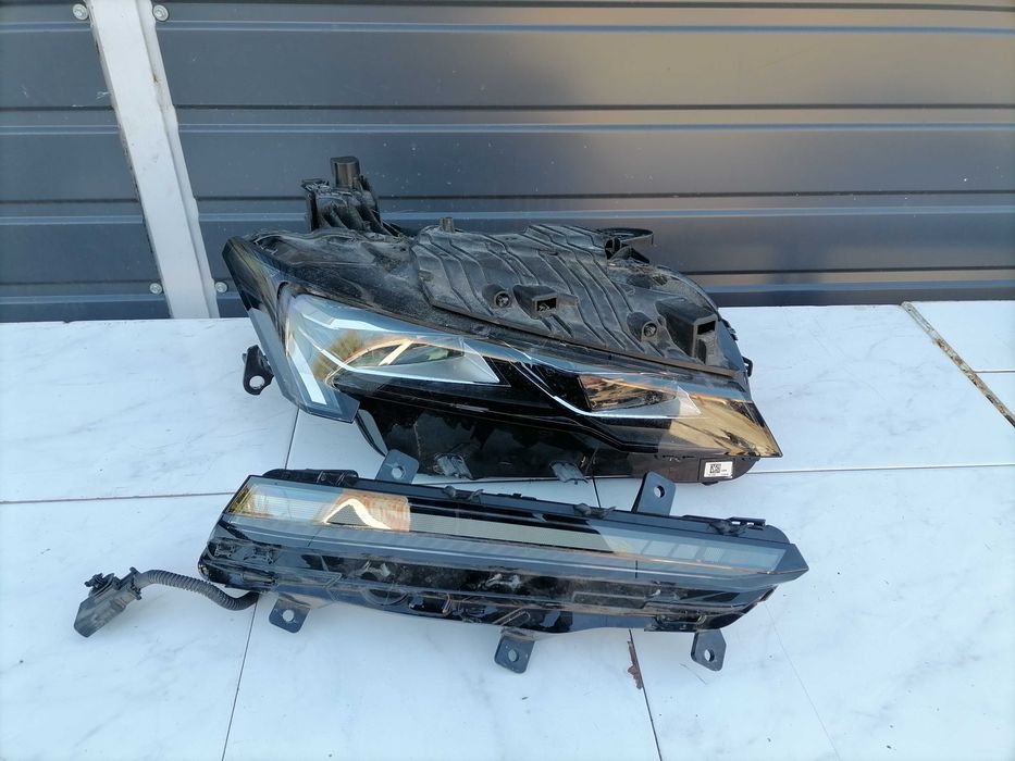 Far dreapta DRL  Peugeot 308 Ill T10 GTI Matrix,