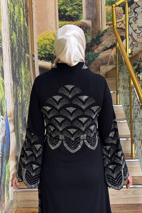 Ayollar uchun Abaya xalati sotuvda