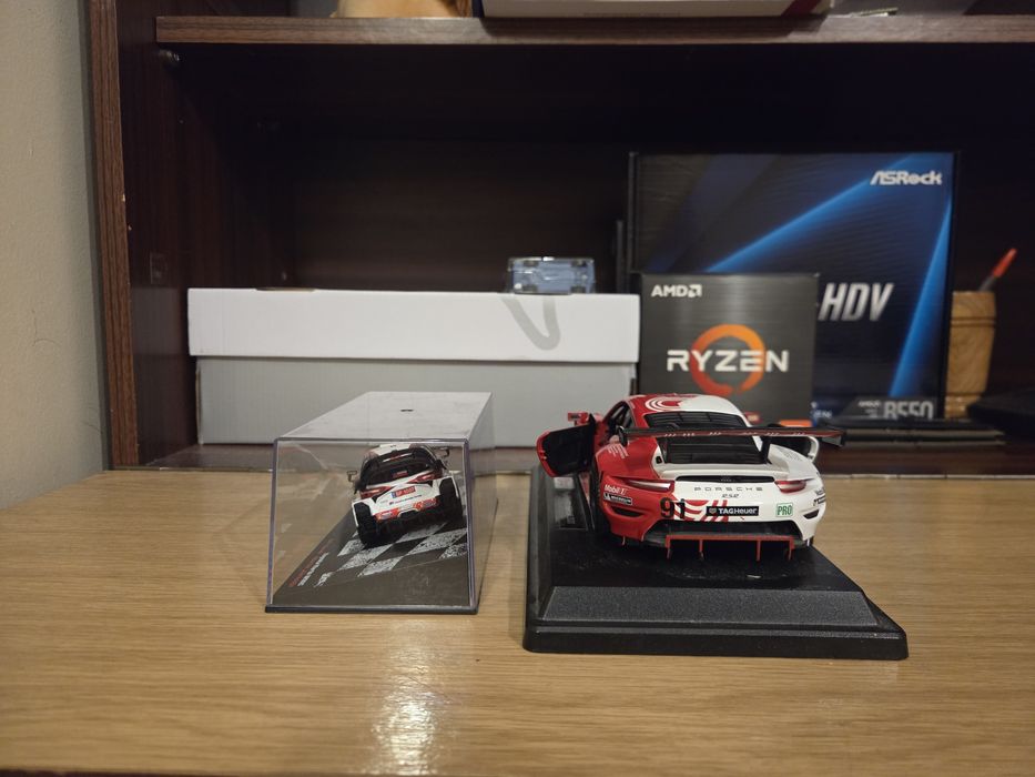 Bburago Porsche RSR и Toyota Yaris Rally car
