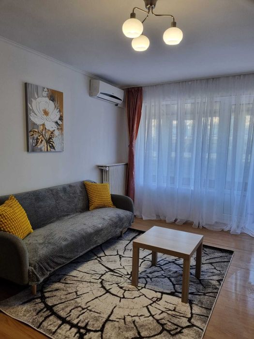 Proprietar  Vand apartament cu 2 camere Piata Romana