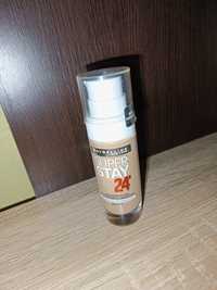 Fond ten Maybelline SuperStay 24h, 40 Fawn