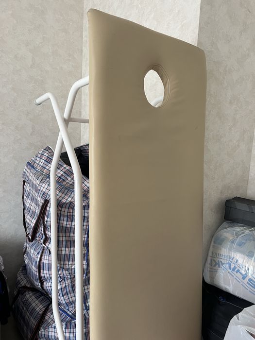 Кушетка металлическая .Почти новая 20000тг.