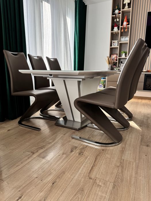 Masă  extensibilă + 6 scaune moderne
