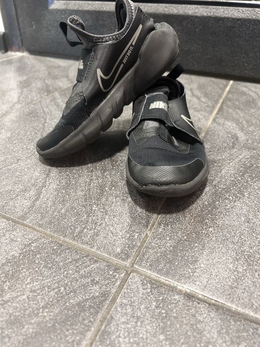 Олекотени маратонки Nike