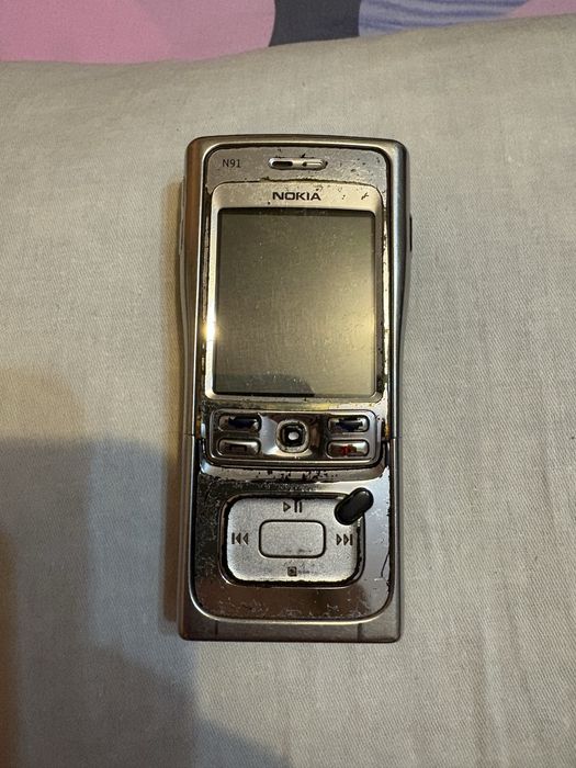 Продам телефон рабочий Нокиа модель 91