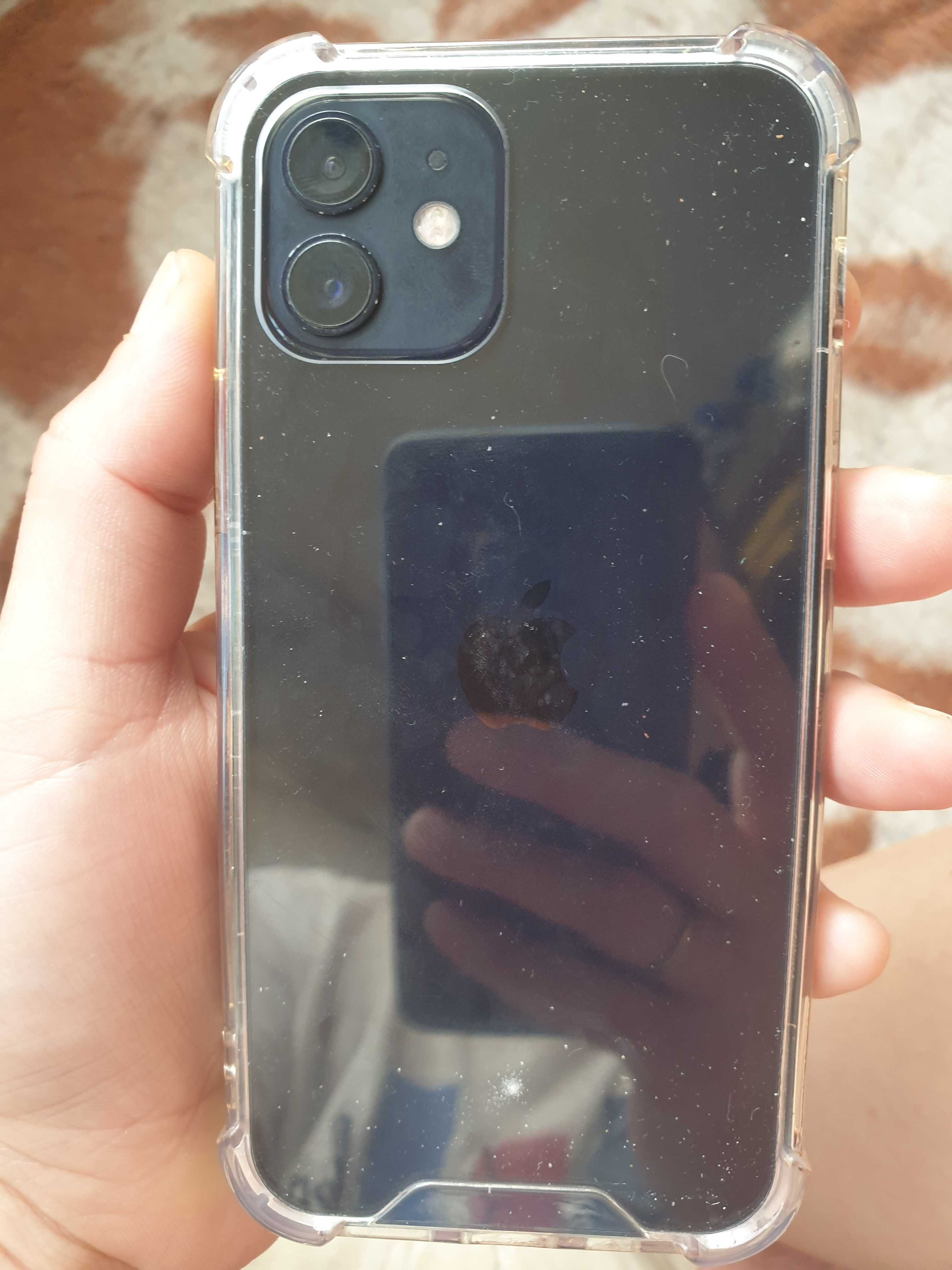 Продавам Iphone 12 64 GB