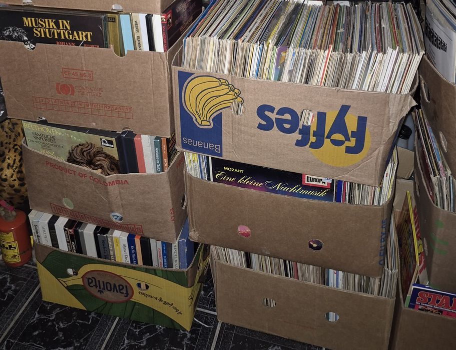 Vând Lot 150lp Discuri Vinil cu muzică clasică mixta 

Artiști:

- Fra