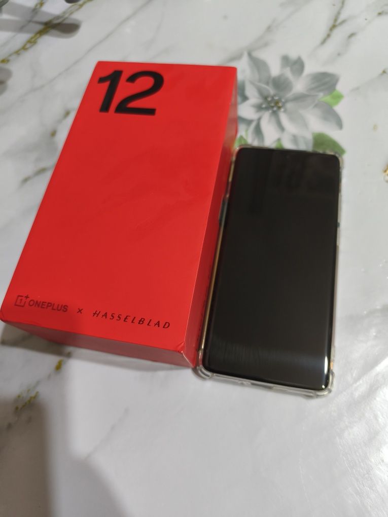 Обменяю OnePlus 12 новый