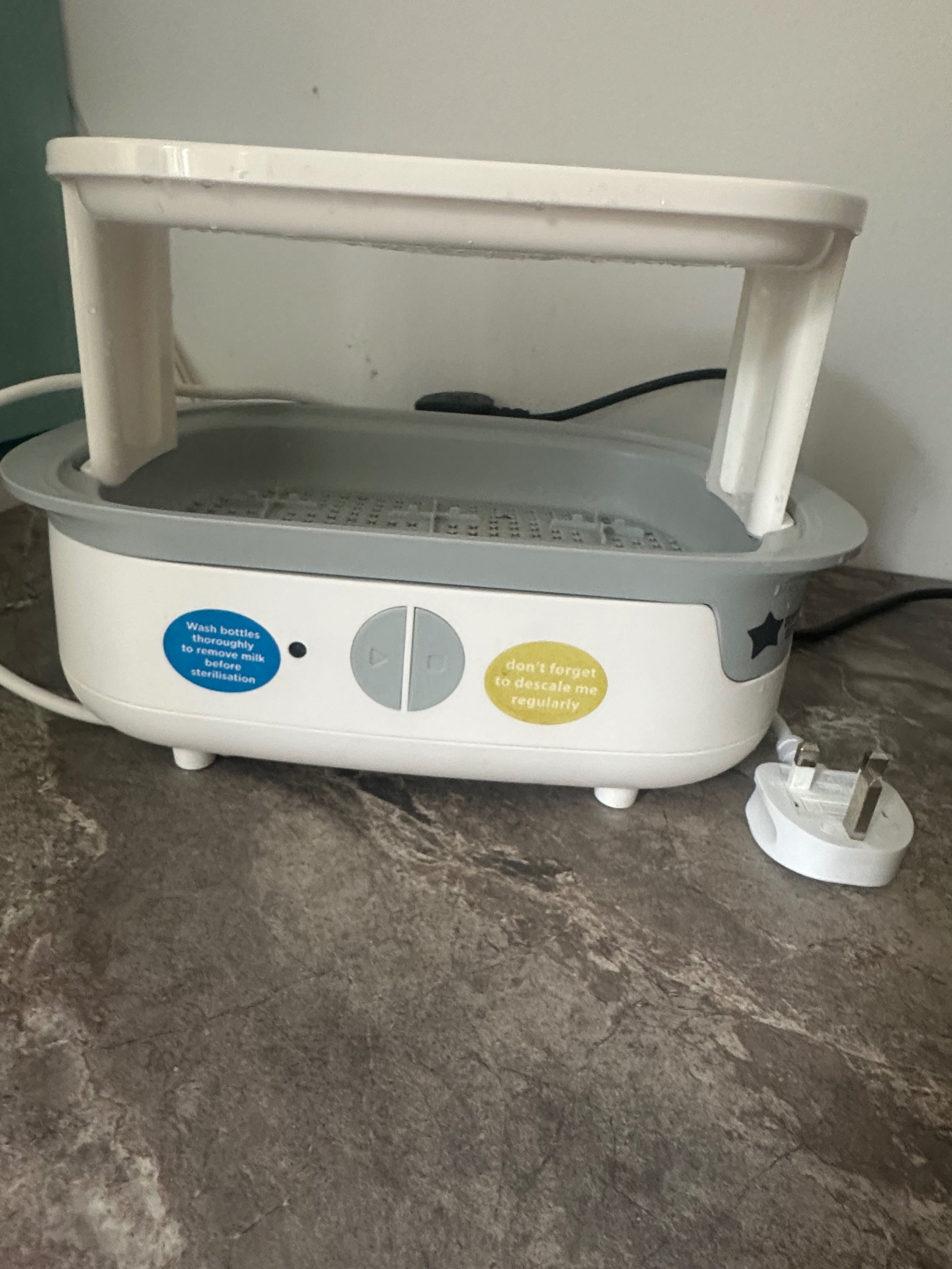 Стерилизатор Tommee Tippee