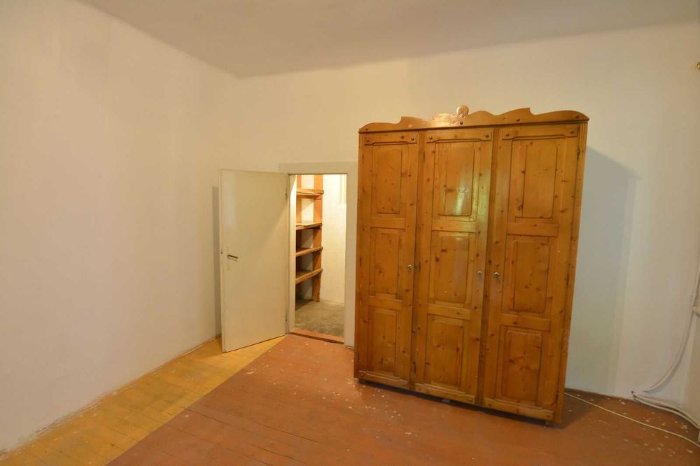 Casa individuala cu 4 apartamente, garaj dublu și gradina, N.Titulescu