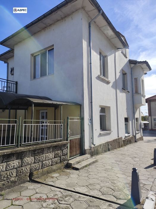 Къща в Плевен, област-гр.Пордим площ 230 цена 160000