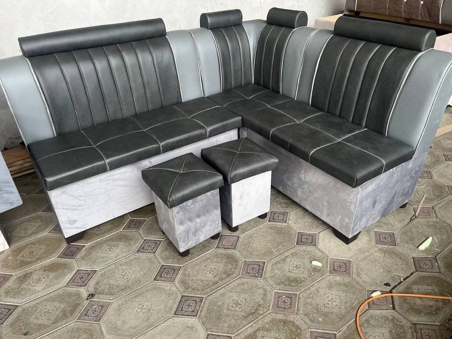 Кухонные уголки размер побольше