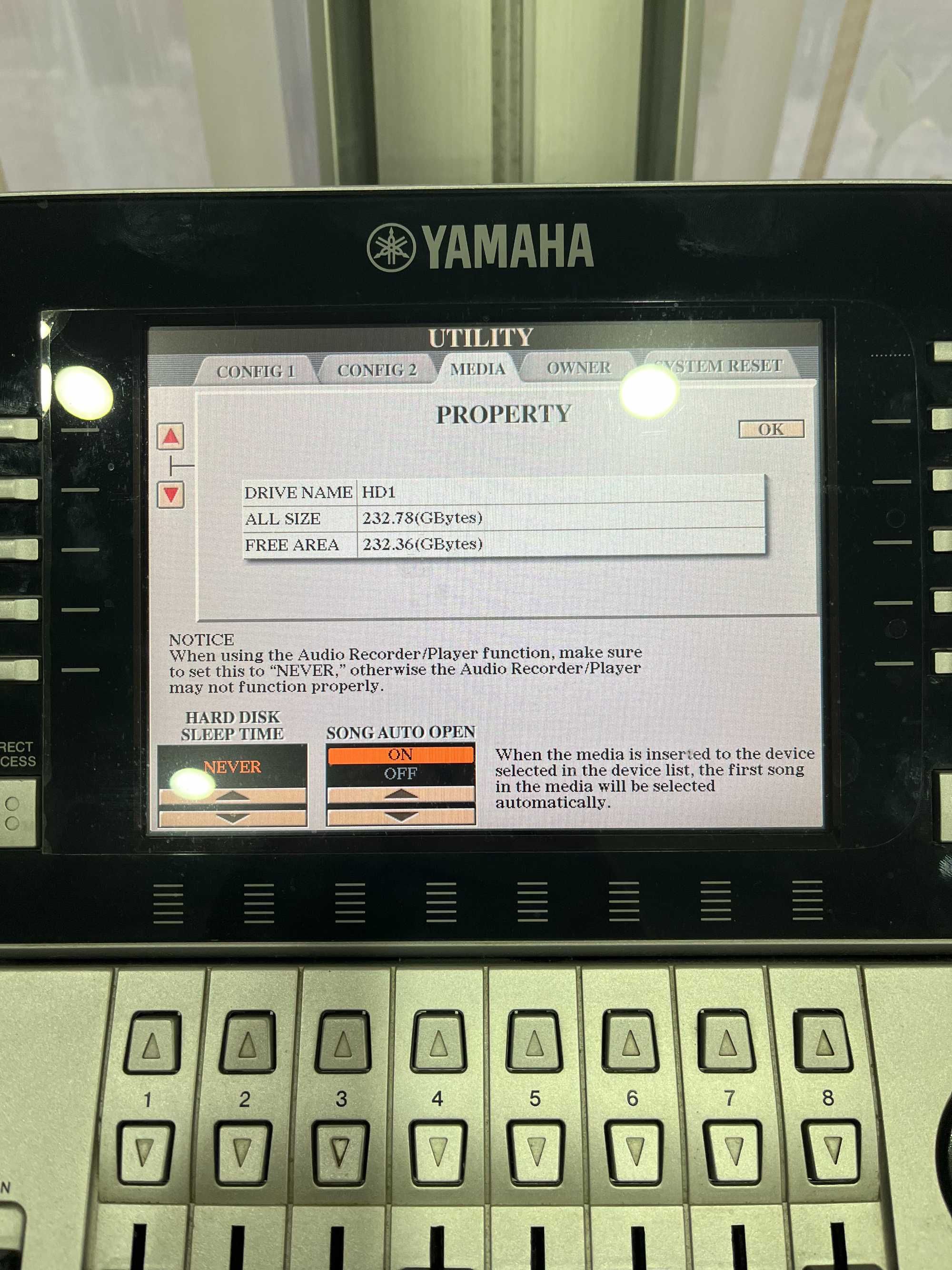Yamaha Tyros 4 , cu TRS-M01