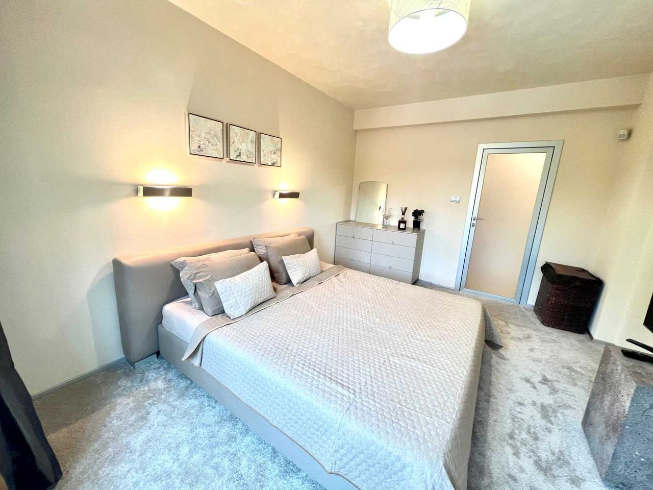 Продава се Тристаен апартамент в София, Гоце Делчев - 90 кв.м за 2056 €/кв.м - Снимка #4