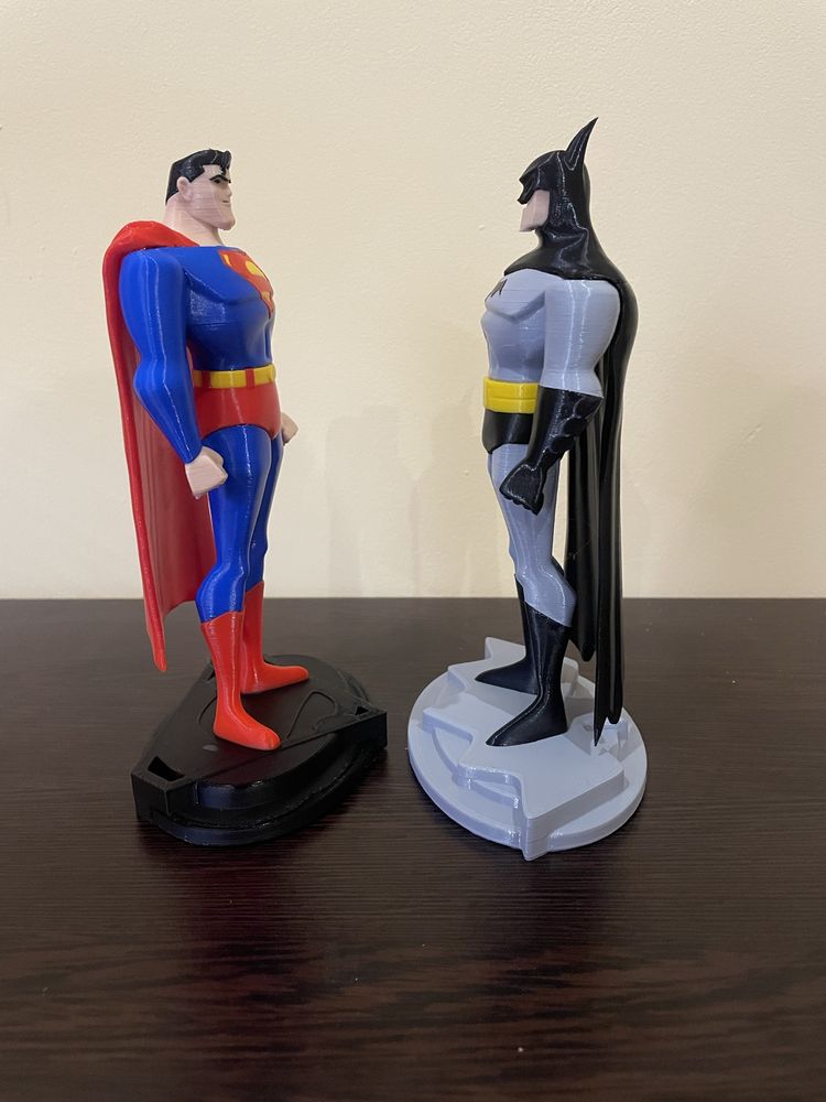 Фигурки на Супермен и Батман