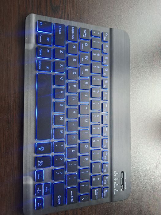 Безжична клавиатура Bluetooth