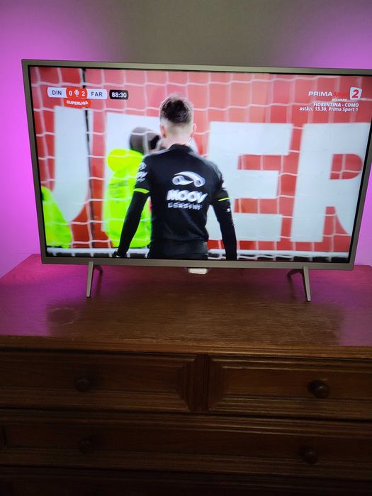 Philips 32 PFS 6402/12 dual ambilight smart TV 81 cm