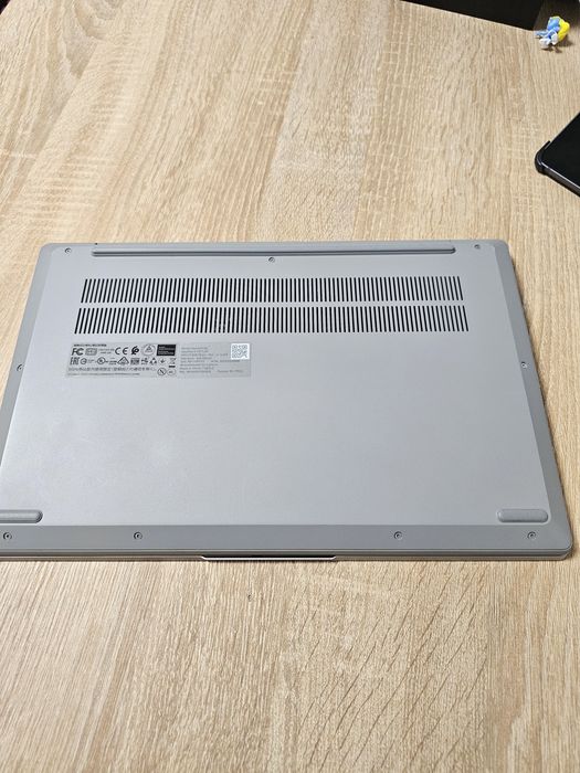 Laptop ultraportabil Lenovo IdeaPad 5 14ITL05 cu procesor Intel i5