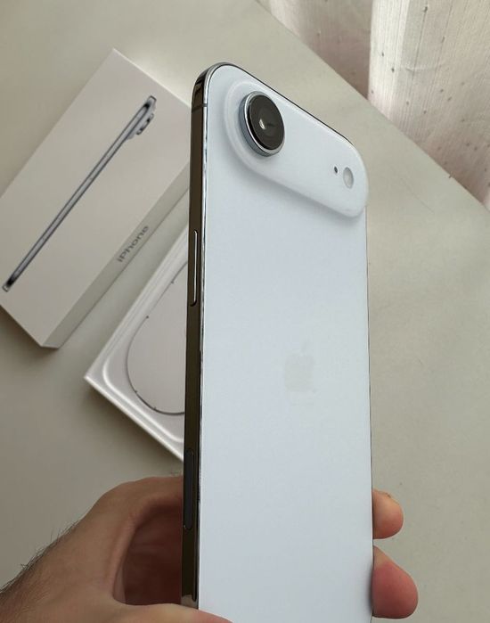 iPhone Air Sky Blue 256 GB