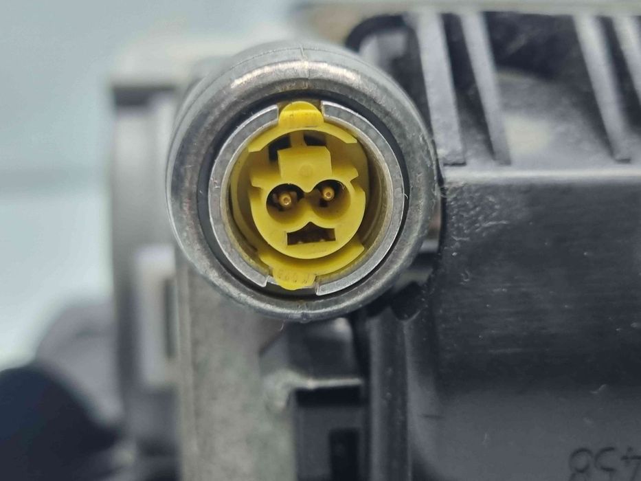 Centura dreapta fata Audi Q5 (8RB) [Fabr 2008-2016] S-line 8A0857732