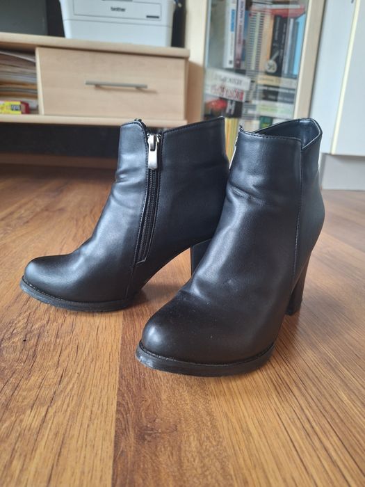 Дамски бори, черни