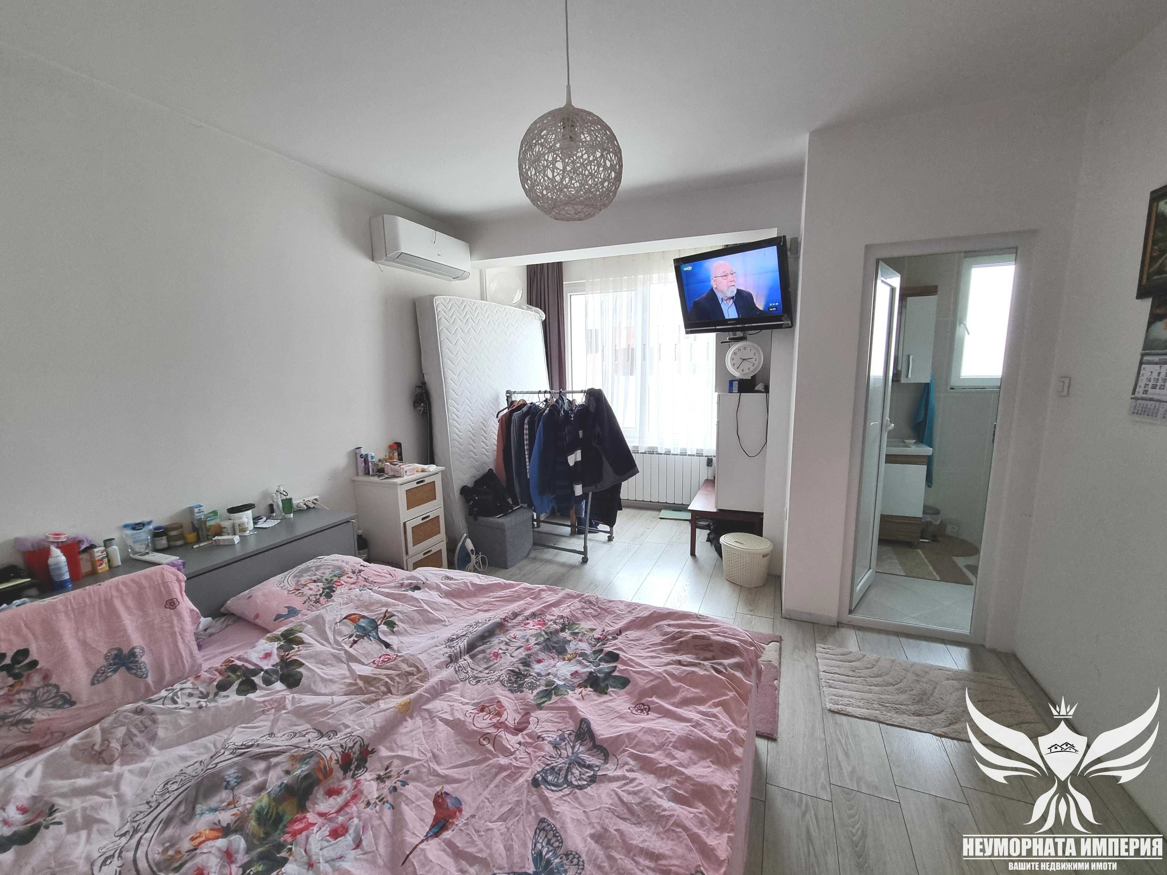 Продавам къща с РЗП 430кв. с двор 835кв. в гр. Пловдив, кв. Беломорски