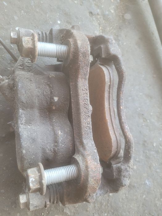 etrier dreapta fata suport etrier ford transit 2.2 E5 1015