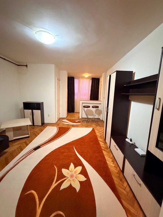 Garsoniera de inchiriat