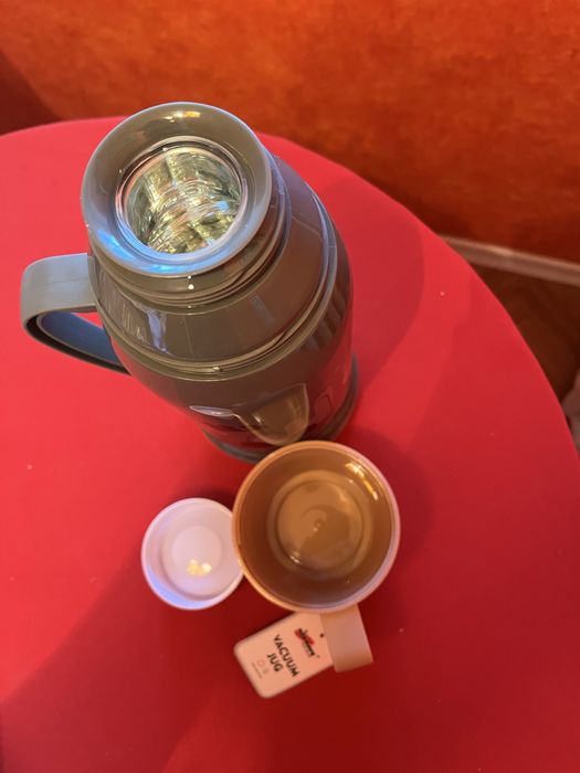 Термос новый в упаковке, 1 литр