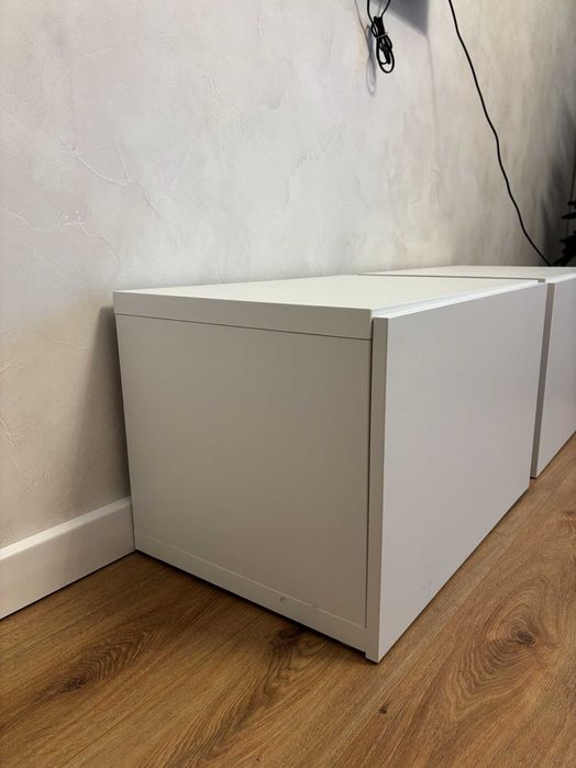 Бели модулни секции Besta IKEA