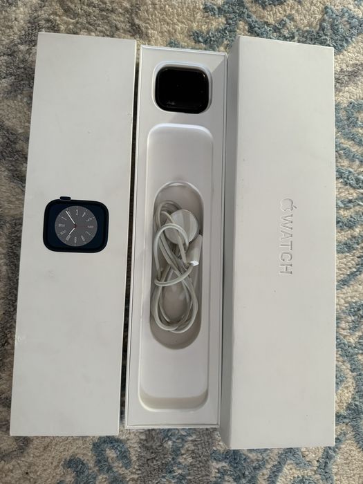 Продам apple watch 8 41 мм