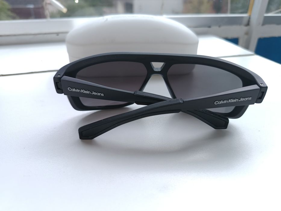 CALVIN KLEIN JEANS
Унисекс слънчеви очила Wrap