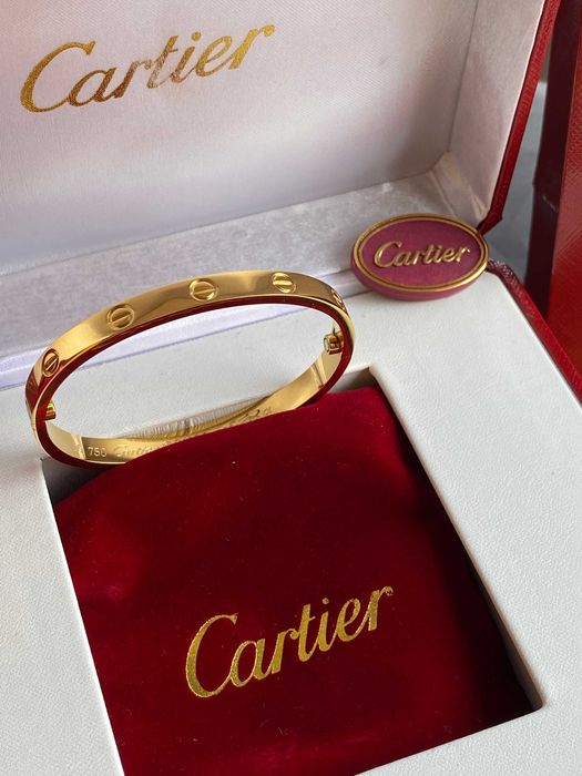 Brățara model Cartier Love Gold 18K