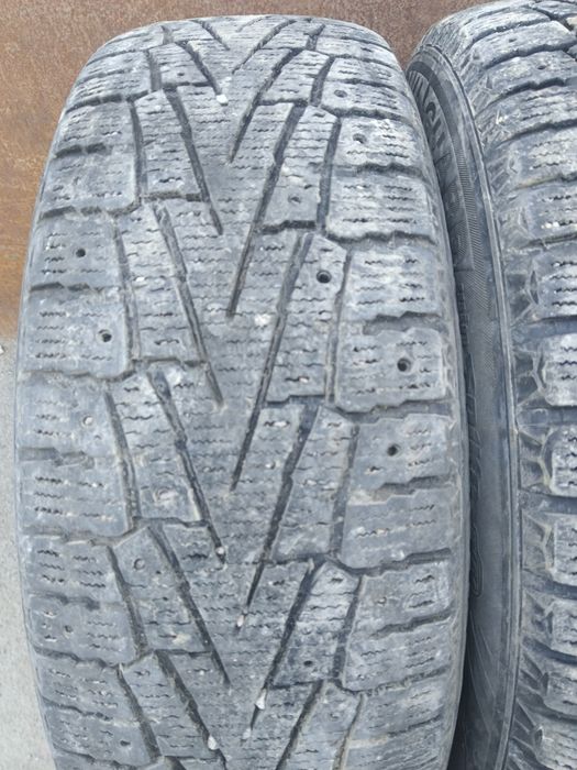 Зимний шины 235/65 R17