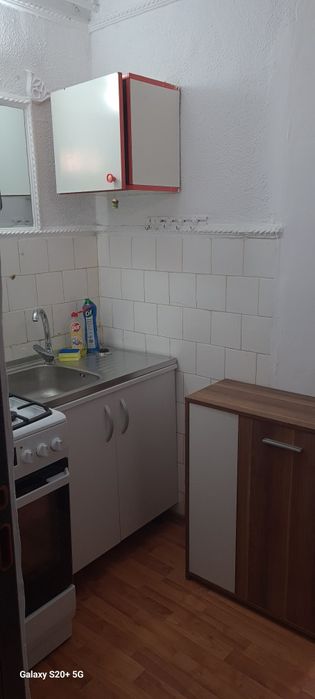 Închiriez garsonieră complet mobilată și utilată.