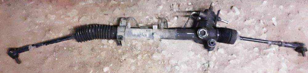 Продам рулевую рейку на Тойоту Калдину 1996г