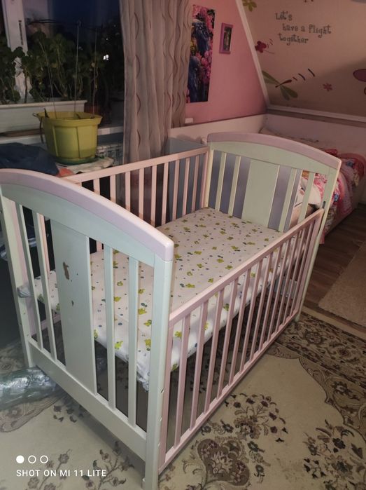 Продам манеж в нормальном состоянии.