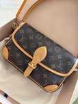 Дамска чанта Louis Vuitton