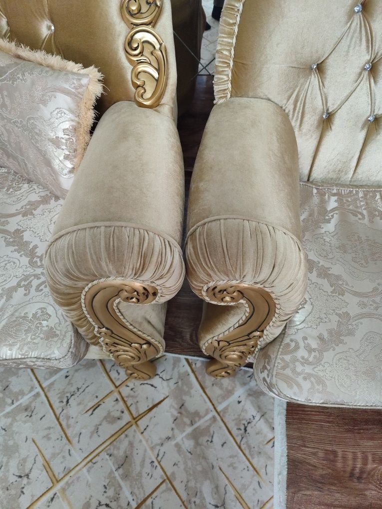 Set canapea și fotolii